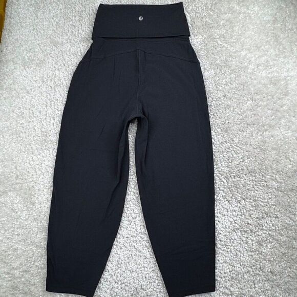 Lululemon Align Super High Rise Ribbed Waistband Cropped Jogger Black - Picture 3 of 13